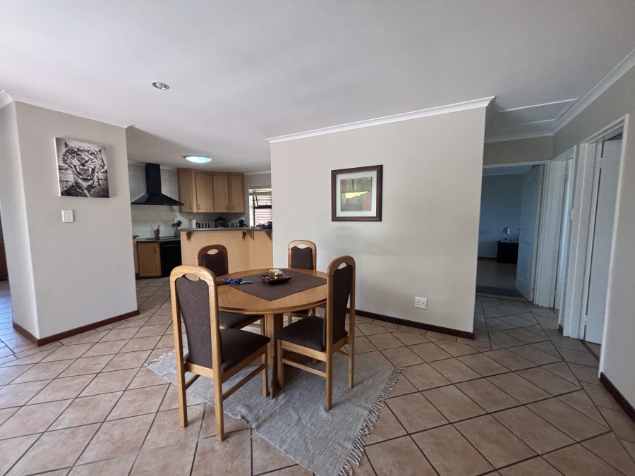 To Let 3 Bedroom Property for Rent in Summerstrand Eastern Cape